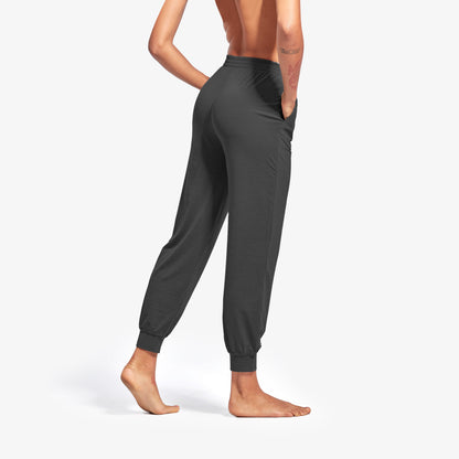 KYMIRA Women's Sleepwear bottoms in soft jersey fabric, ideal for overnight recovery and designed to enhance sleep quality with infrared technology.