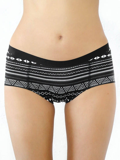 Stylish organic boyshorts with a gentle elastic waistband, crafted for unparalleled comfort and a perfect fit.