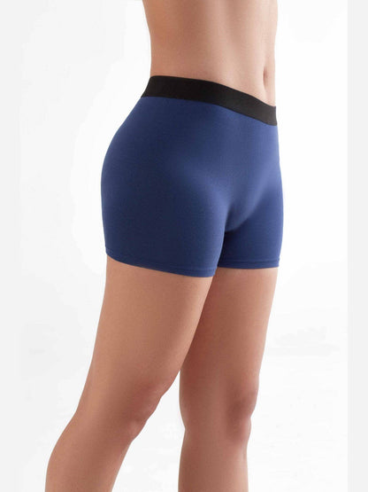 Elegant and moisture-regulating Tencel boyshorts for women, offering a seamless tight-fit.