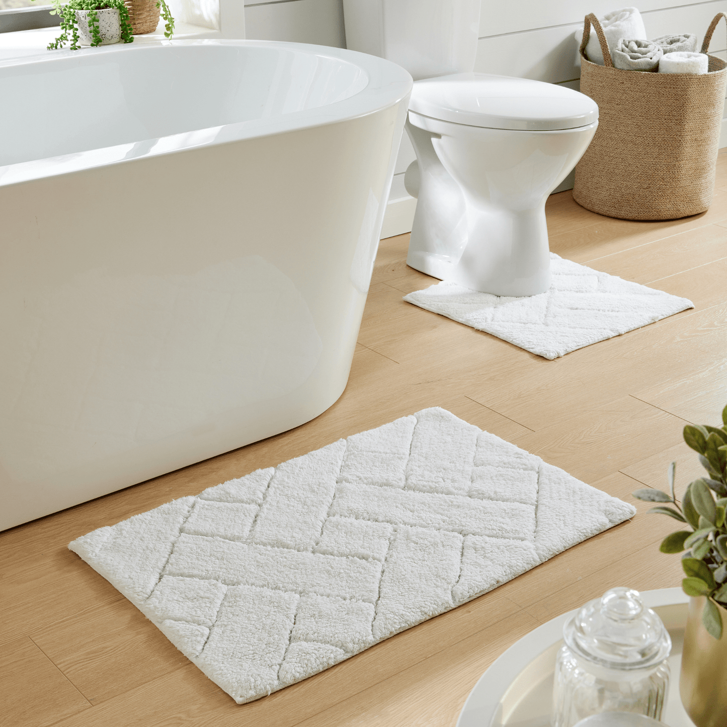 Luxurious Bali Bath Mat & Pedestal Set in soft 100% cotton, showcasing its plush texture and super absorbent properties for an elegant bathroom experience.