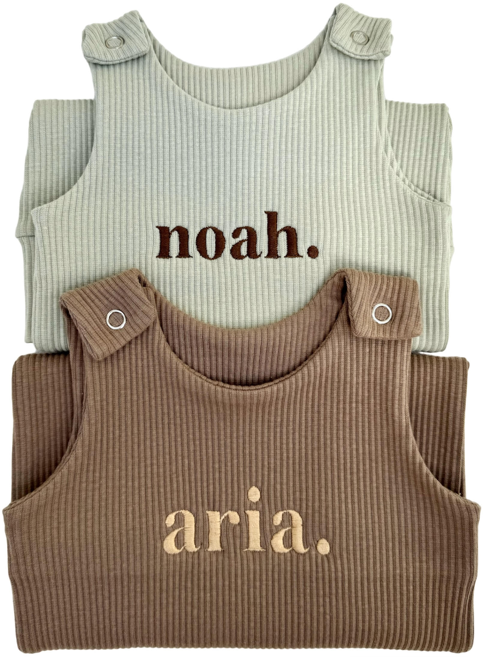 Luxurious personalised baby dungarees romper by DreamBuy, crafted from soft, breathable cotton and ideal for newborns aged 0-3 years. Perfect for sensitive skin with an elegant embroidered design.