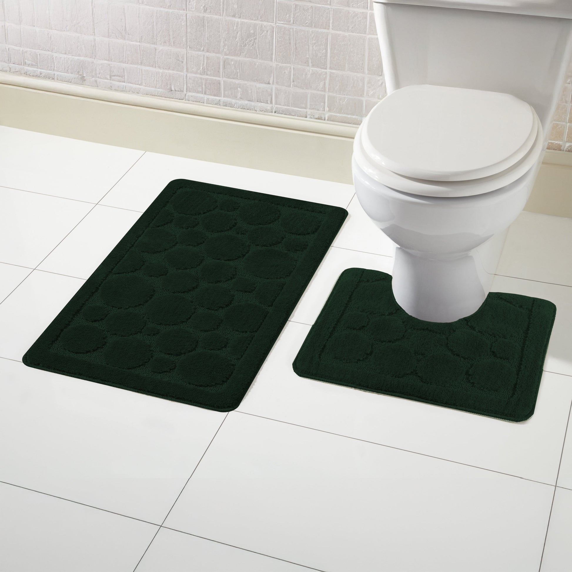 Cali Bubbles 2 Piece Emerald Green Bath Mat Set featuring a plush bath mat and pedestal mat, designed for luxury and non-slip safety in your bathroom.
