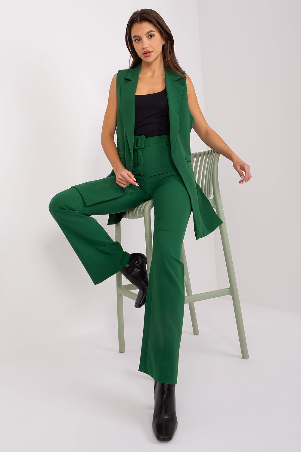 Luxurious lined vest from Italy Moda, designed to complement high-waisted trousers for an elegant look.