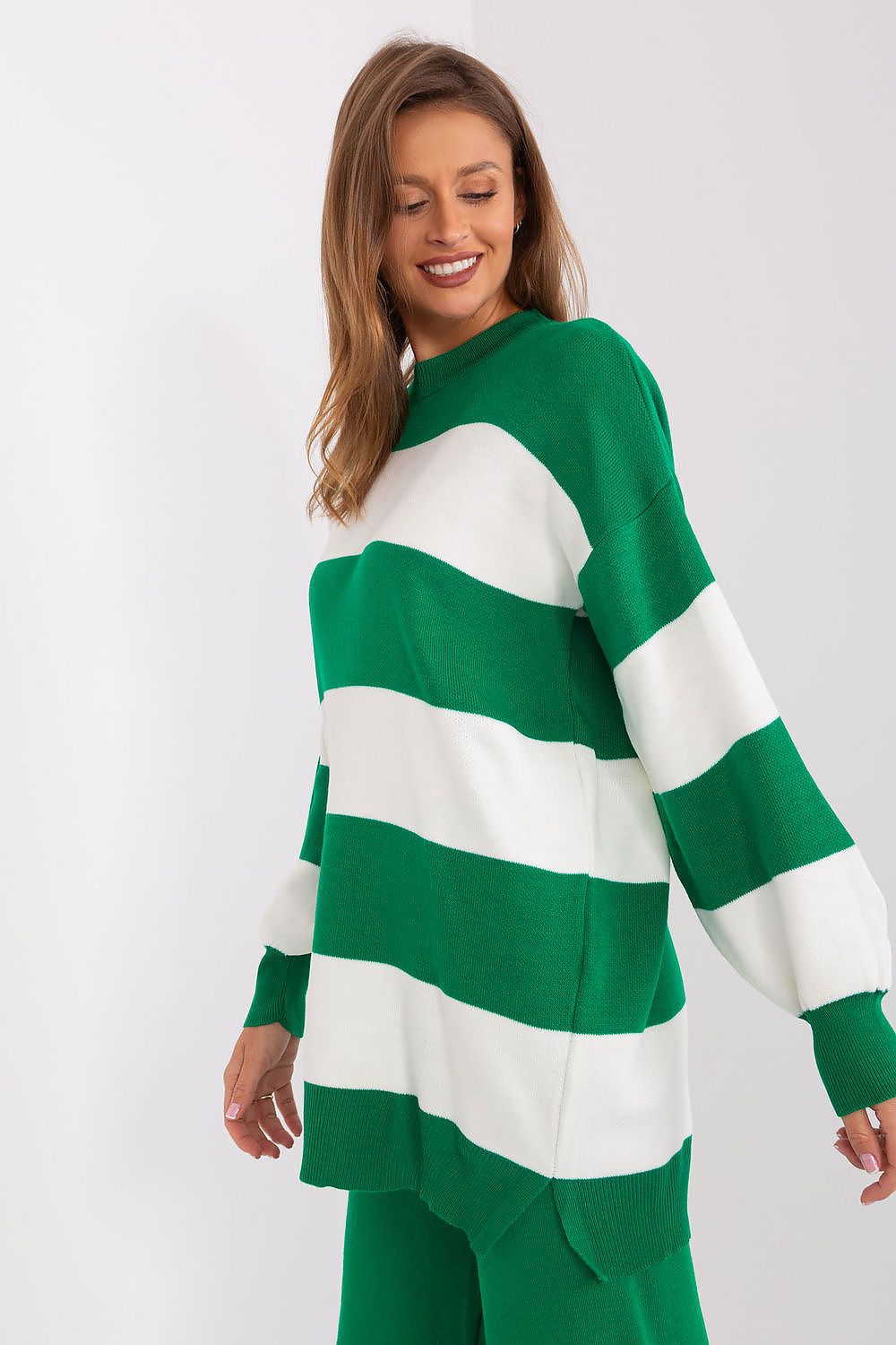 Chic round neckline long sleeve acrylic sweater by Factory Price, perfect for autumn-winter styling.