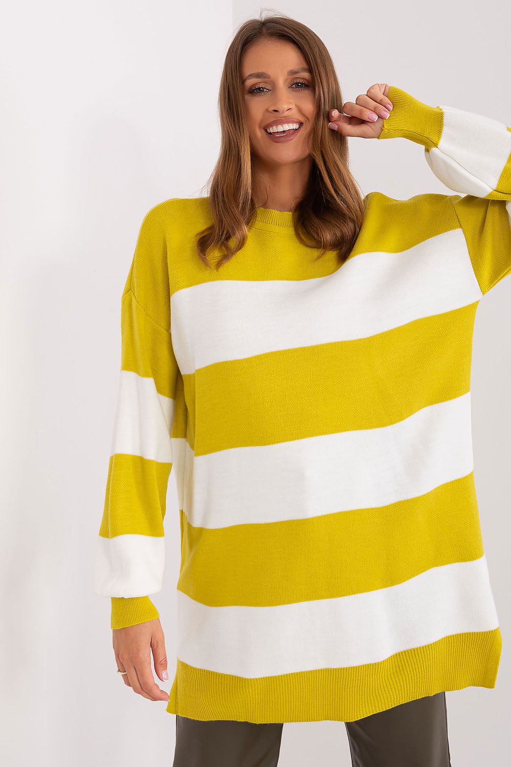 Stylish striped acrylic sweater from Factory Price, combining luxury comfort and modern fashion for casual outings.