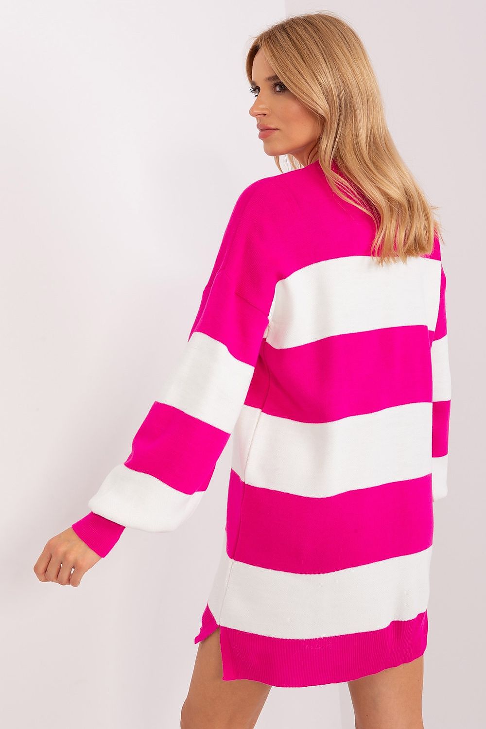 Elegant display of the round neckline and long sleeves of a luxurious striped sweater made from premium acrylic, available at Factory Price.