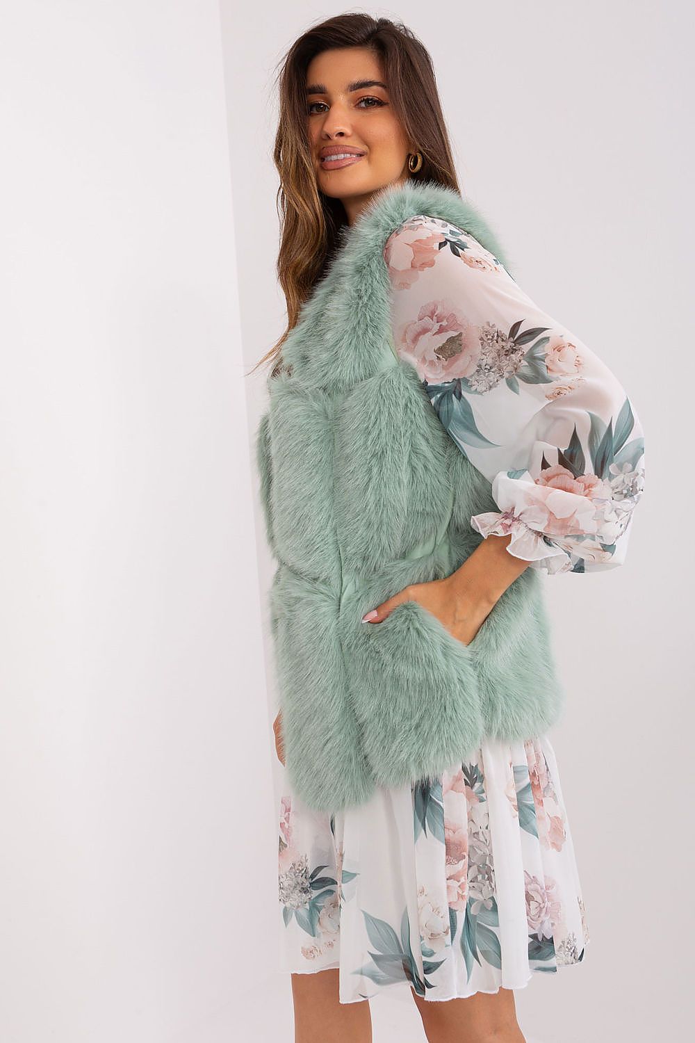 Stylish and elegant polyester fur vest by AT designed for various occasions, showcasing a lightweight design without a hood for added versatility.