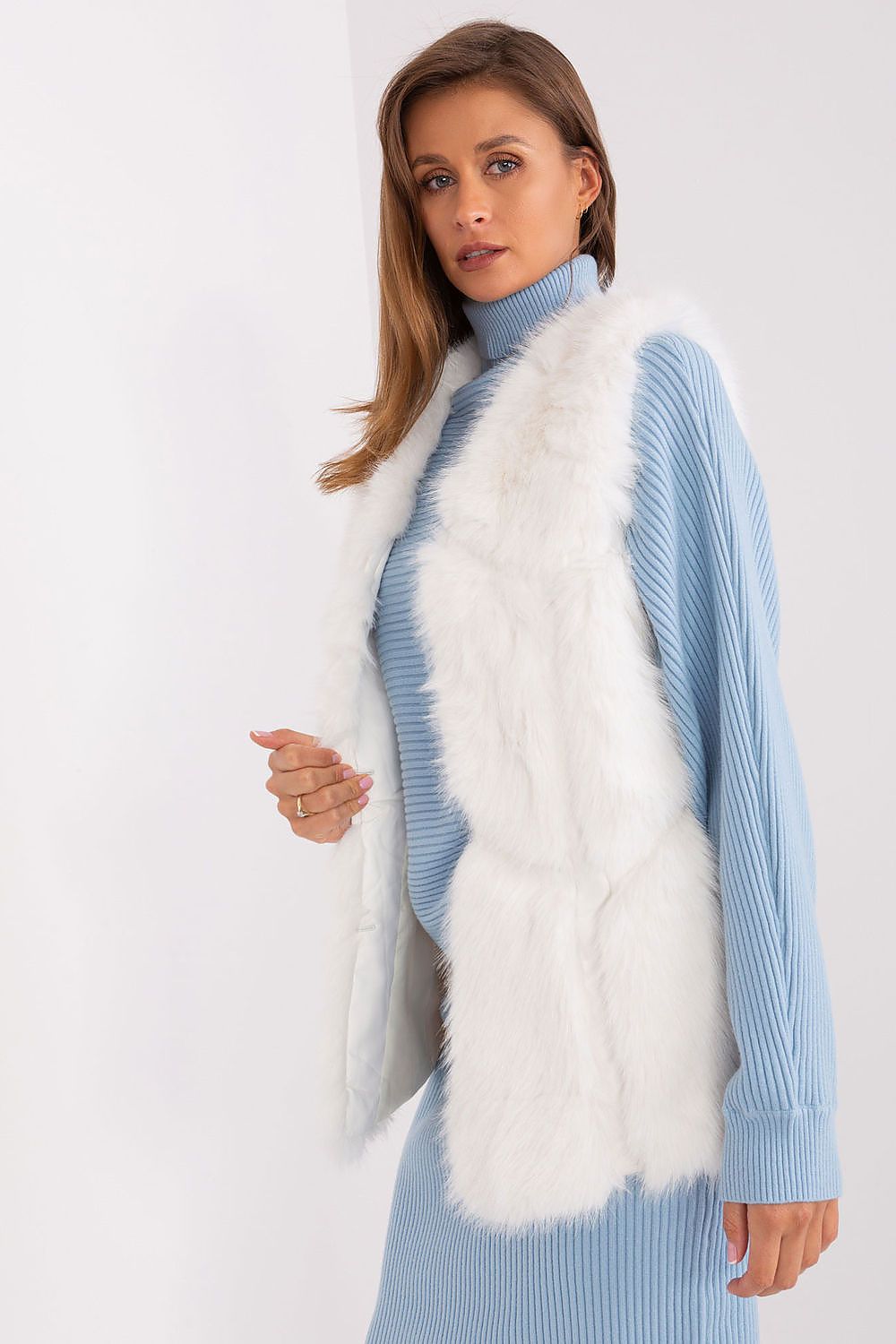 Versatile hook-and-loop closure on AT's elegant polyester fur vest, designed for layering during the colder seasons.