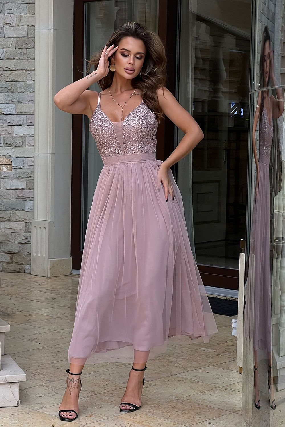 Elegant heart-shaped neckline flared lace dress by Bicotone, featuring a stylish belt and exquisite design for a luxury look.