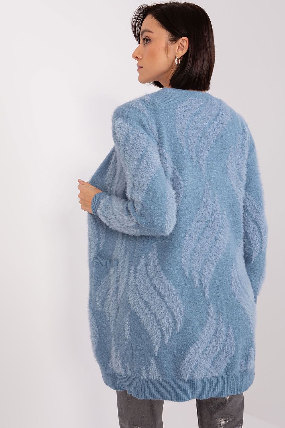Luxurious long sleeve bedspread cardigan by AT, featuring variegated fabric and practical pockets, offering everyday comfort and style.