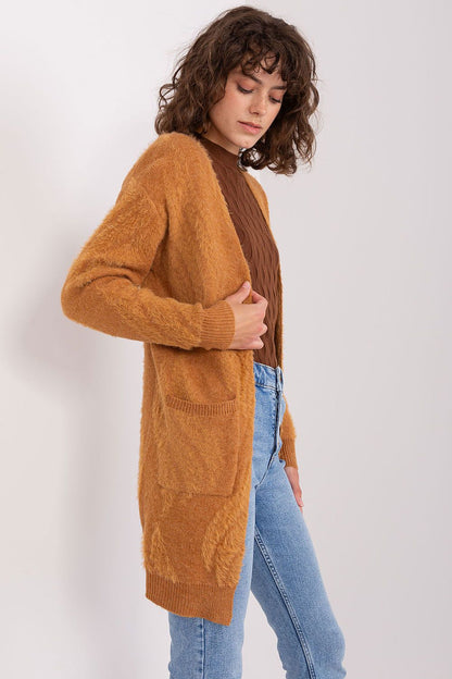Stylish bedspread cardigan with pockets by AT, made from premium variegated fabric for ultimate comfort and versatility.
