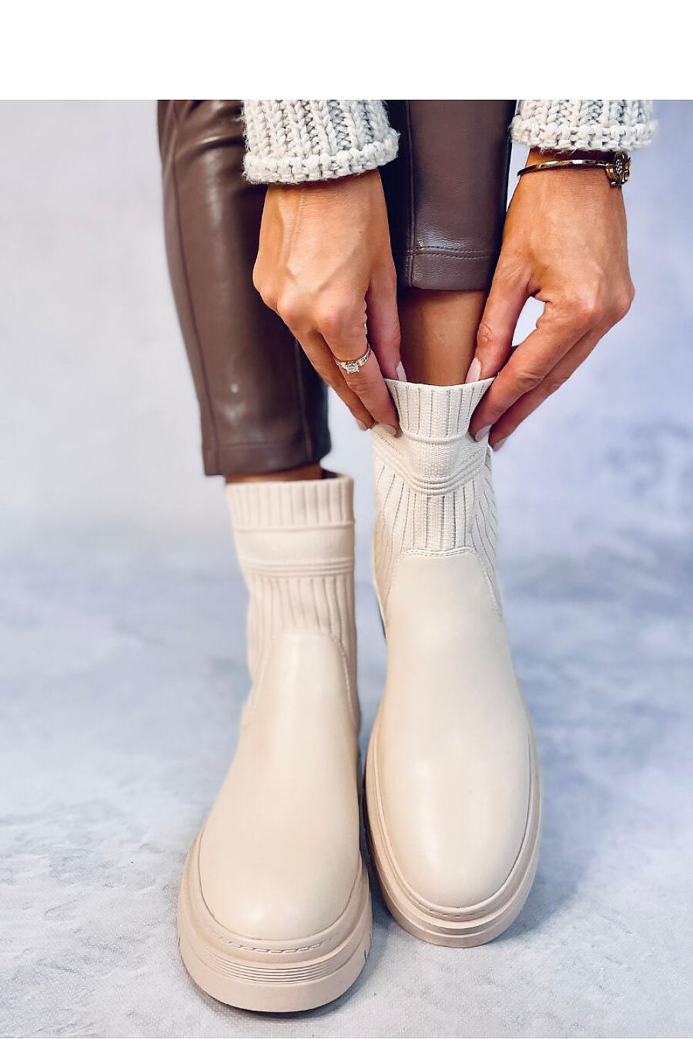Luxurious Women’s Inello Boots featuring a thick sole, crafted from elastic fabric and eco-leather, adorned with soft fur lining, 4.5cm heel height.