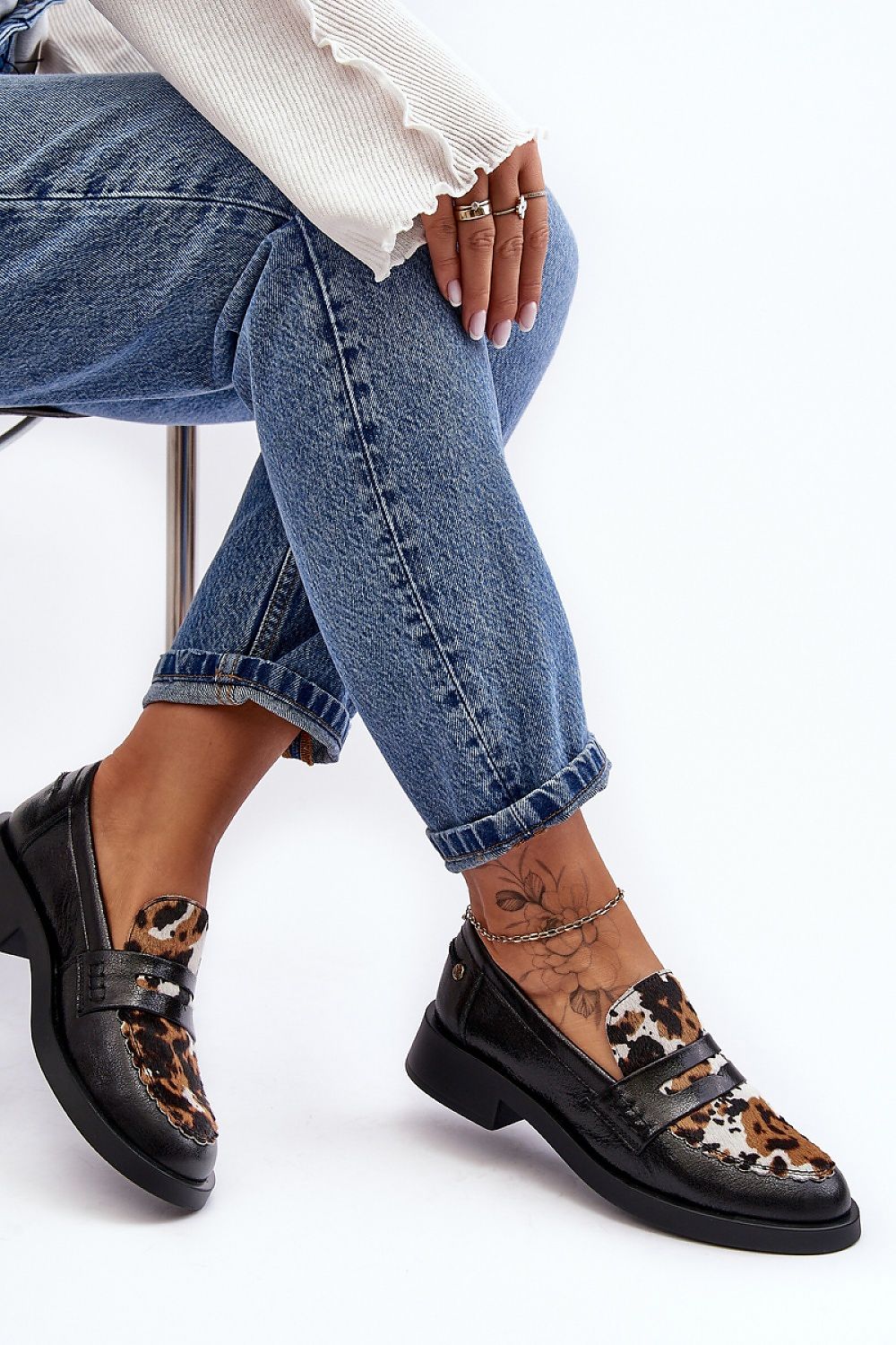 Chic natural leather half-shoes for women featuring a 3.5 cm heel, perfectly blending style and comfort, from the luxury brand Step in Style.