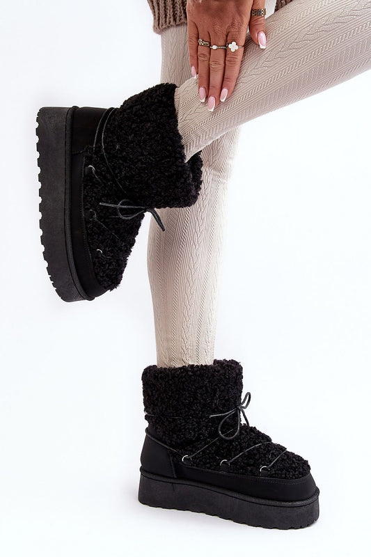 Luxury women's insulated snow boots featuring a 4cm platform and plush fur lining, crafted by Step in Style for ultimate winter comfort.