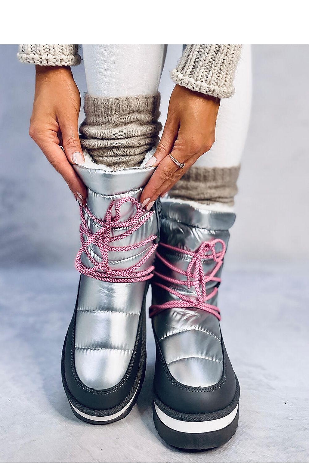 Stunning close-up of Inello Women's Snow Boots featuring a 3.5cm sole height and eco-leather design for superior comfort.