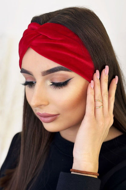 Comfortable and stylish IVON Velour Headband designed for a snug fit, ideal for winter styling.