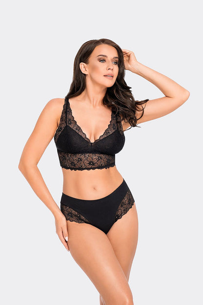 Luxurious Babell cotton midi panties featuring elegant lace trim, perfect for everyday comfort and style.