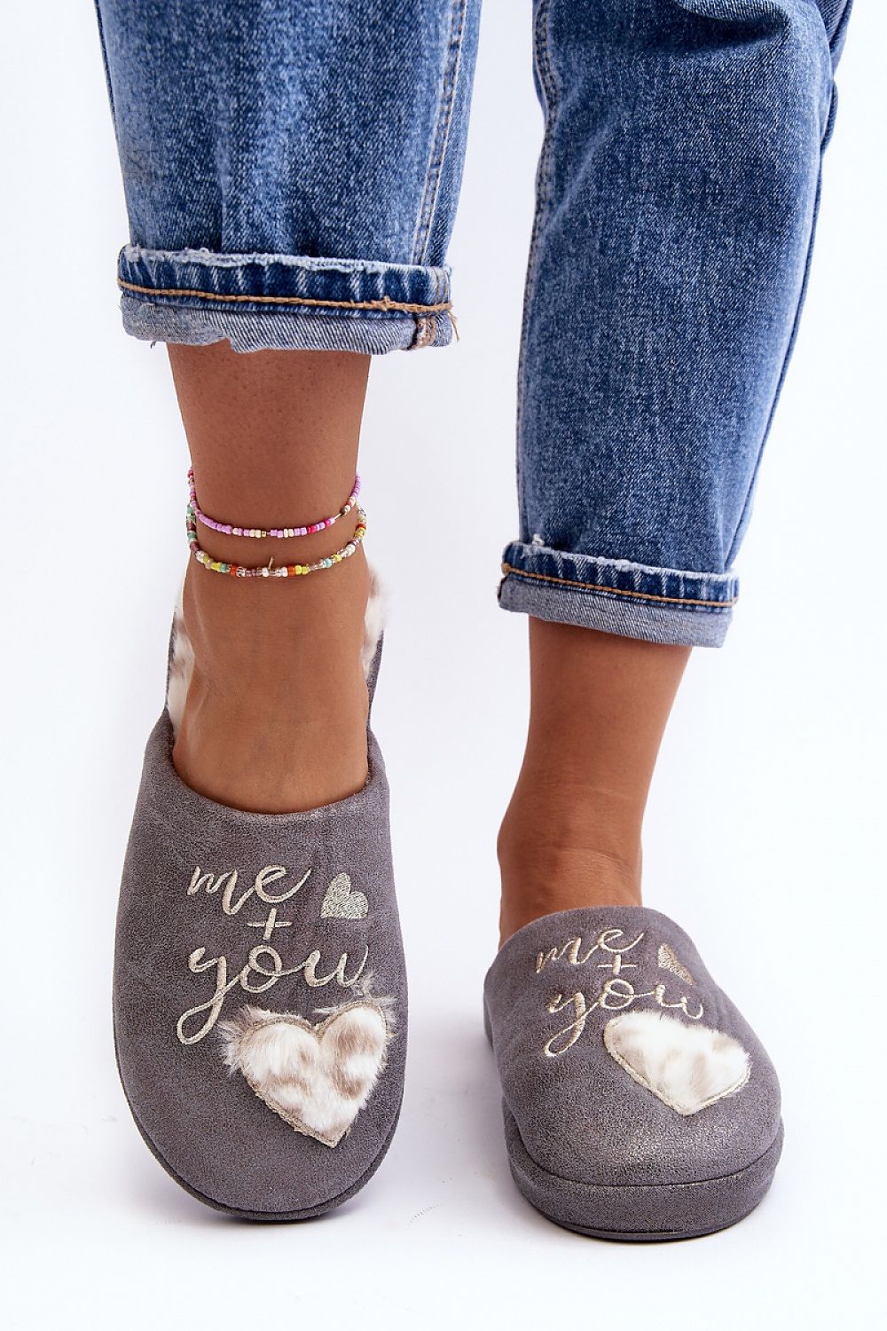 Step in Style's luxurious shiny slippers for women, showcasing a trendy heart inscription and featuring a cozy fur insulated footbed.