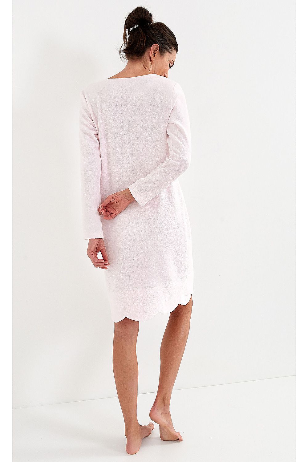 Warm and stylish Cana nightgown, crafted from soft thermofleece with long sleeves and a charming silver heart bow detail.