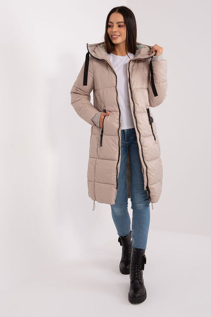 Chic and functional zippered pockets of the Sublevel women's quilted jacket, designed for warmth and elegance, ideal for casual outings in chilly weather.