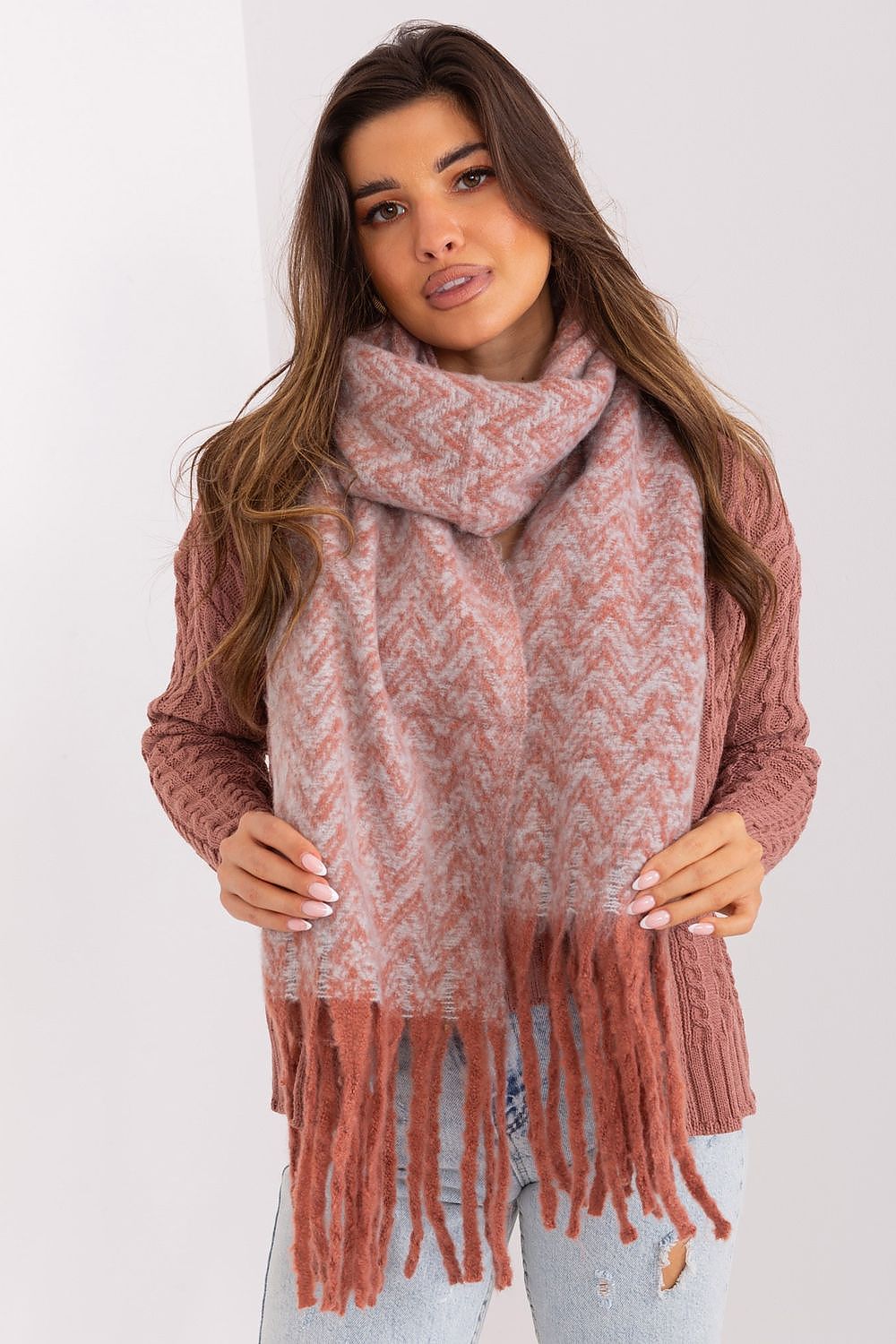 Stylish 190 cm long scarf with an elegant geometric design by AT, perfect for adding warmth and character to winter outfits.