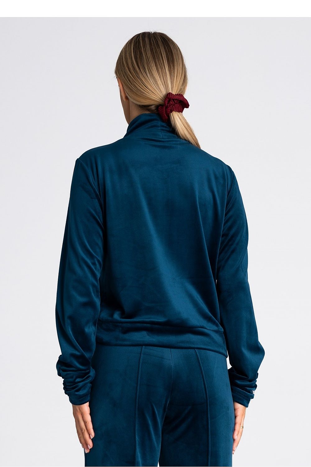 Chic turtleneck sweatshirt by Figl, crafted from premium velour material, ideal for a fashionable winter outfit.