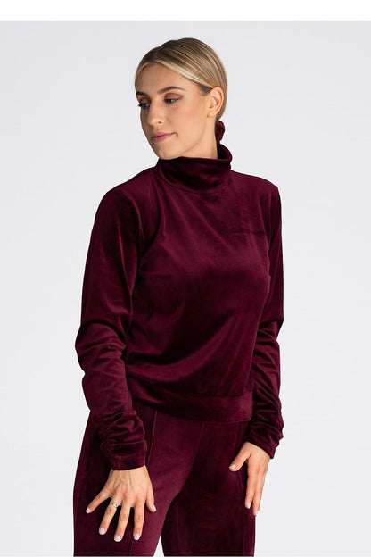Stylish velour turtleneck sweatshirt by Figl for women, combining comfort and luxury in a flattering silhouette.