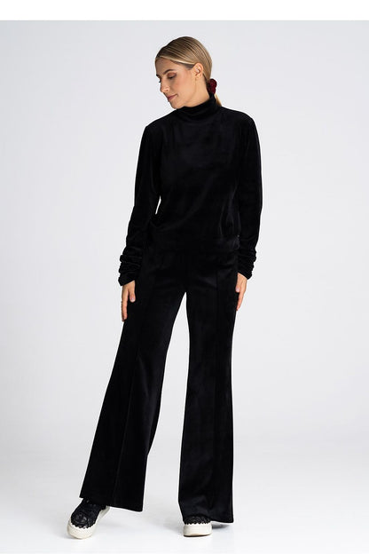 Elegant velour bell-bottom trousers for women, featuring a high rise and flattering silhouette from Figl.