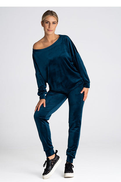 Chic Figl velour pants featuring a comfortable elastic waistband and stylish cuffs, perfect for upscale loungewear.