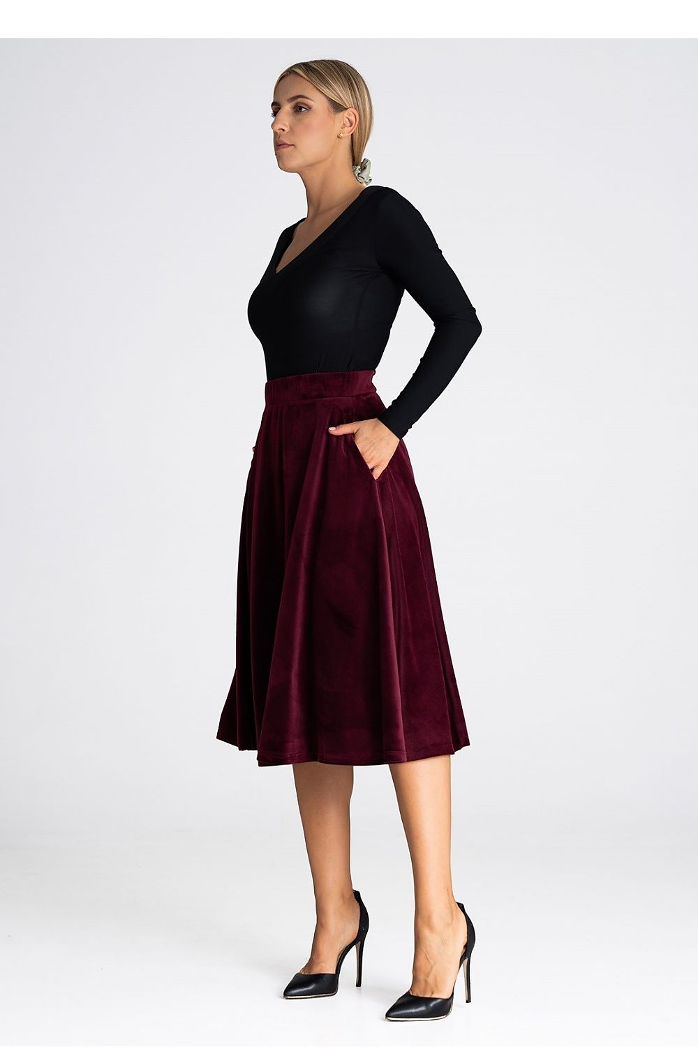 Elegant Midi Skirt by Figl featuring a chic elastic waist and flared design, perfect for a sophisticated look.