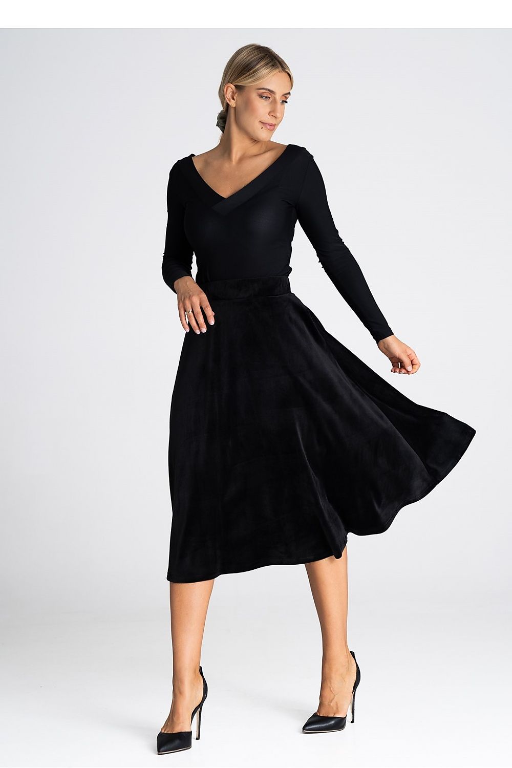 Flared midi skirt in luxurious polyester blend by Figl, ideal for tasteful fashion statements.