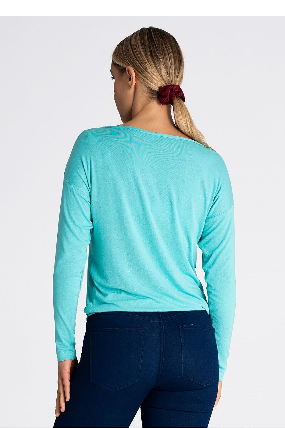Stylish Figl Loose-Fit Blouse in Viscose and Spandex blend, ideal for elegant layering and sophisticated looks.
