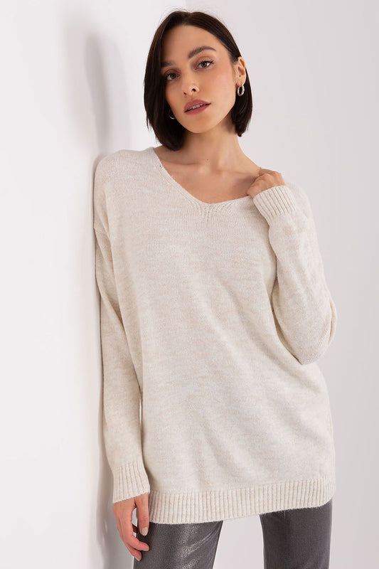 Luxurious long sleeve acrylic jumper with heart neckline by Rue Paris, showcasing its elegant design and perfect fit for everyday wear.
