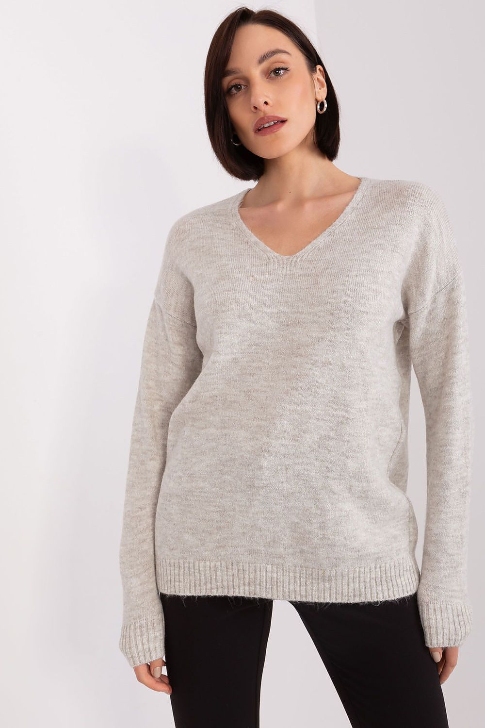 Luxurious Rue Paris Acrylic Heart Neckline Long Sleeve Jumper showcasing a stylish design with a warm, soft texture for elegant everyday wear.