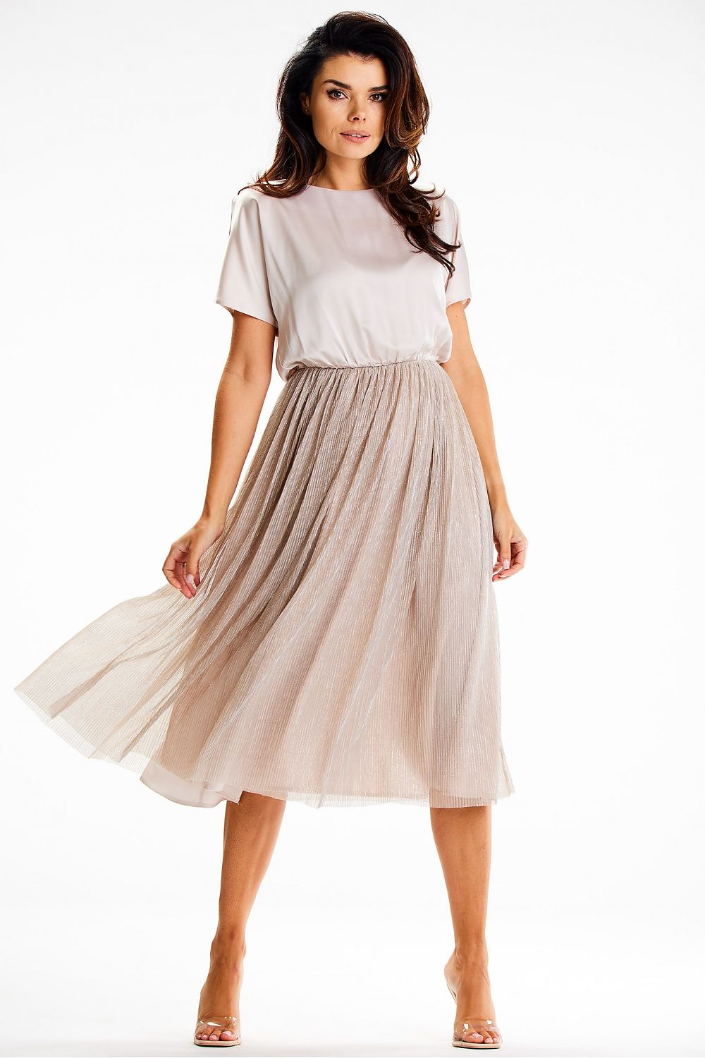 The stunning kimono cut of the Awama satin evening dress, perfect for special occasions and elegant events.