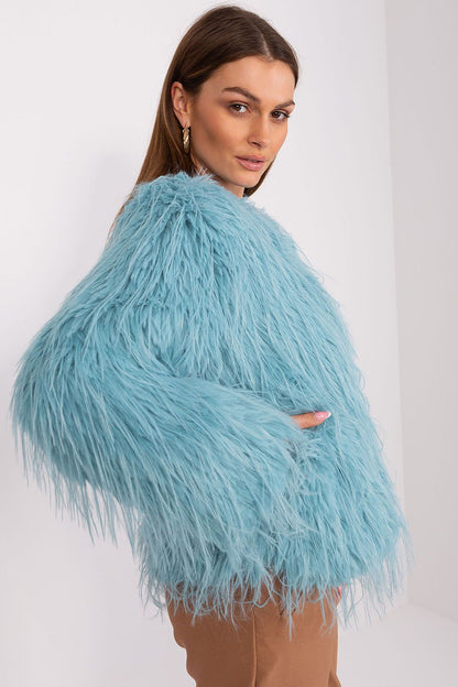 Chic autumn-winter transitional jacket by AT featuring long sleeves and practical pockets, perfect for an elegant ensemble.