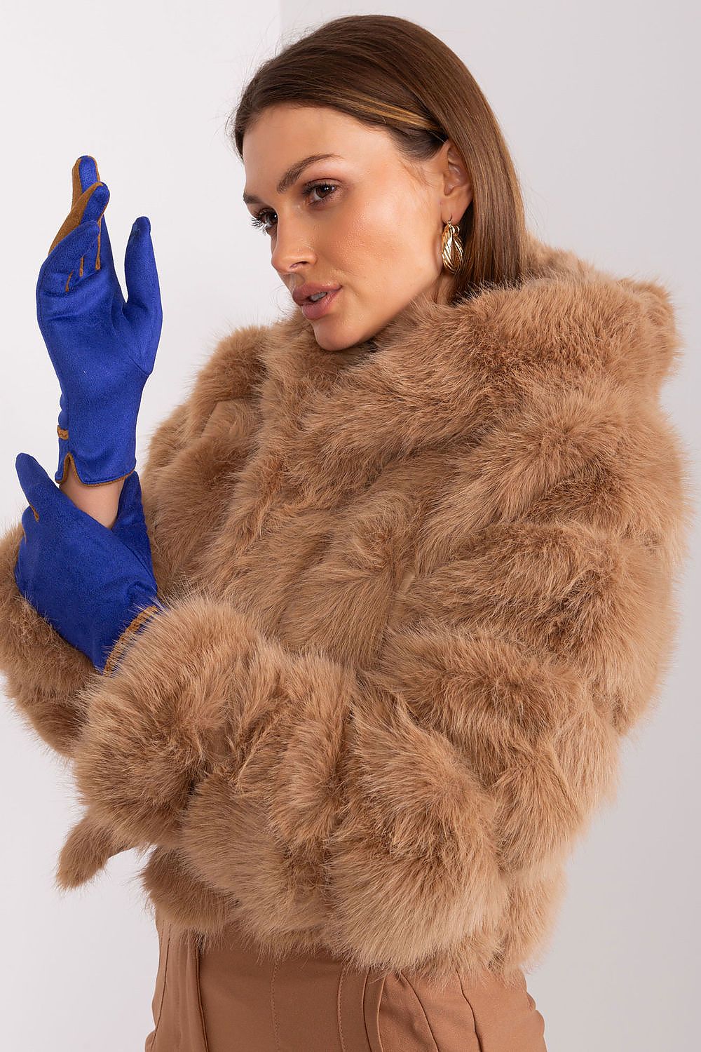 Chic and elegant women's gloves with braided details by AT, designed for seamless smartphone use without compromising style.