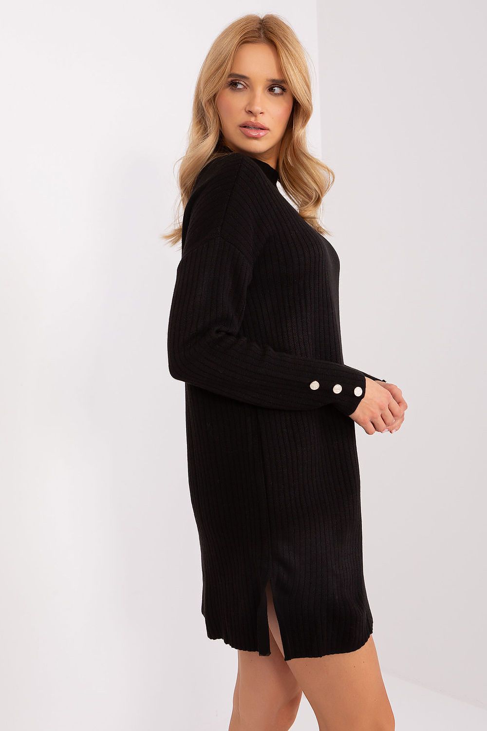 Versatile pre-knee length knitted dress from Factory Price, designed for comfort and chic styling, ideal for layering and accessorising.