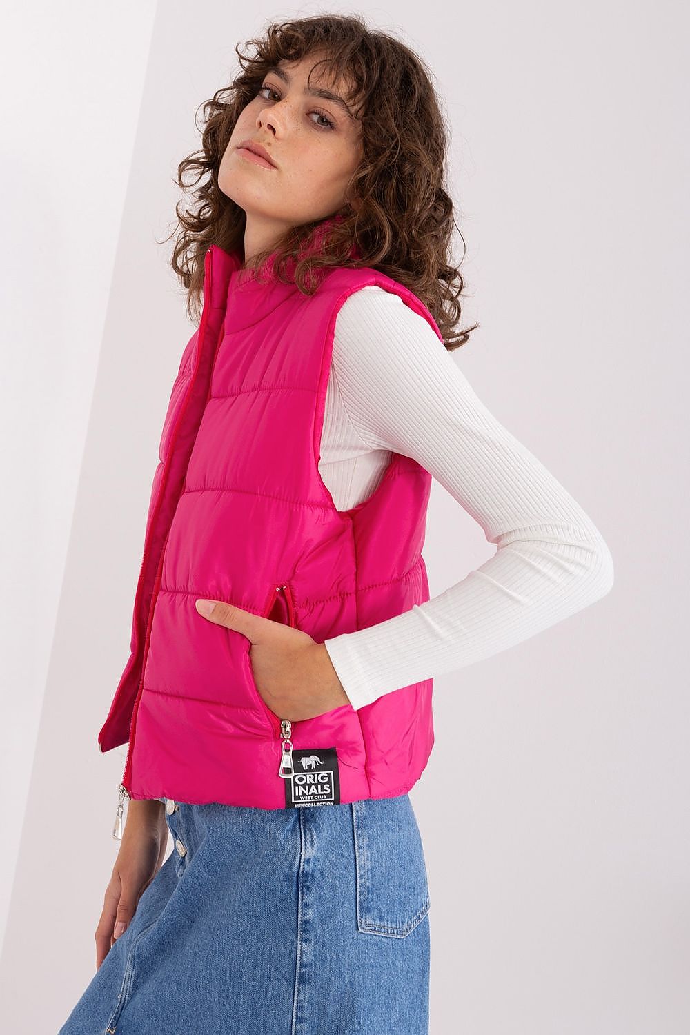 Luxury Polyester Down Vest by Factory Price, featuring a sleek design and warm synthetic filling, perfect for stylish autumn and winter outings.