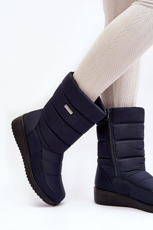 Step in Style women's snow boots, 21cm tall with exquisite fur lining and a grooved sole for superior stability, ideal for cold weather fashion.