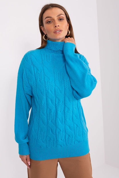 Long sleeve turtleneck sweater from AT, ideal for colder days with its stylish design and high-quality fabric, perfect for elegant casual outfits.
