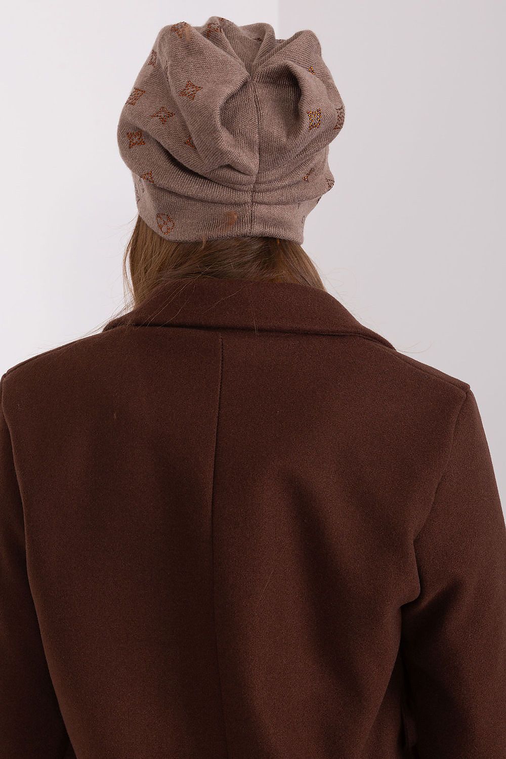 Fashionable women's winter beanie hat from AT, featuring a luxurious cashmere blend and shimmering rhinestones for a touch of elegance.