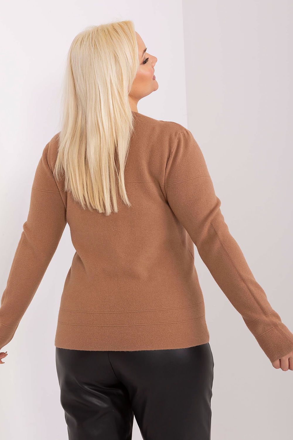 Elegant Plus Size Women's Sweater with Pom-Pom Detail by Factory Price, featuring a comfortable viscose blend for stylish everyday wear.