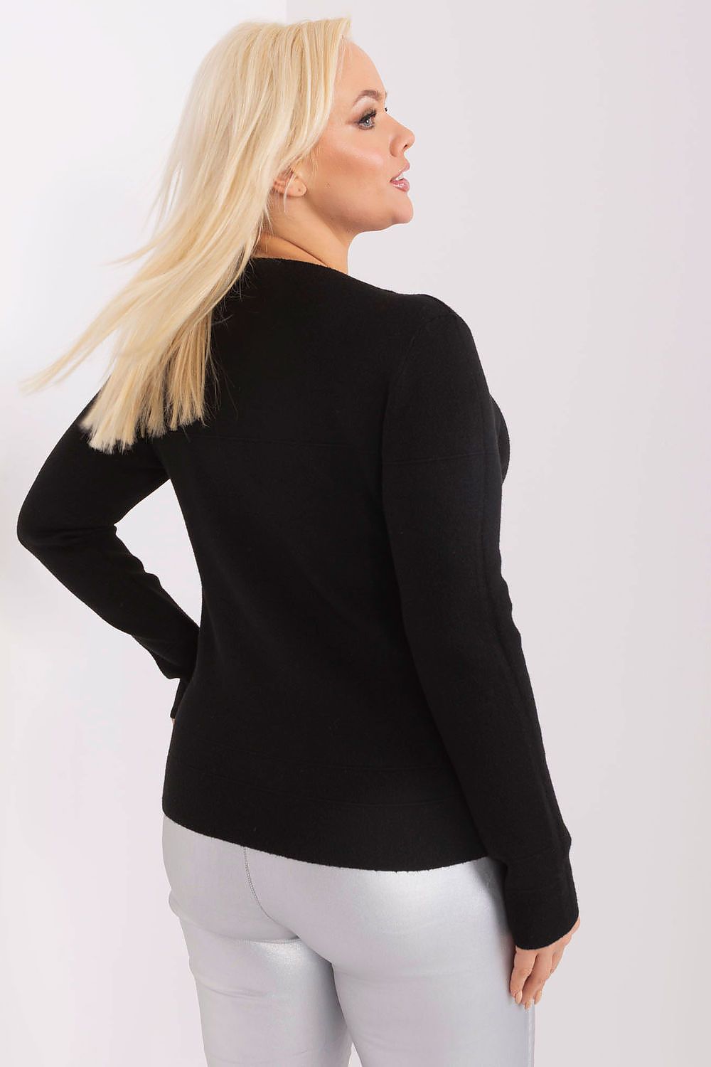 Comfortable and elegant plus size women's sweater from Factory Price, highlighting a classic style with smooth patterns and casual sophistication.
