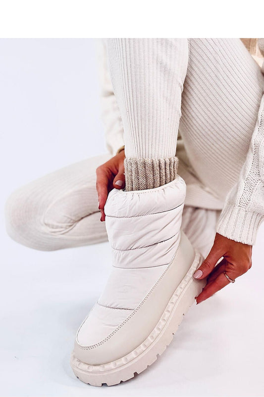 Elegant Inello Women's platform snow boots, fur insulation for warmth, made with eco-friendly leather and durable Orthalion fabric.