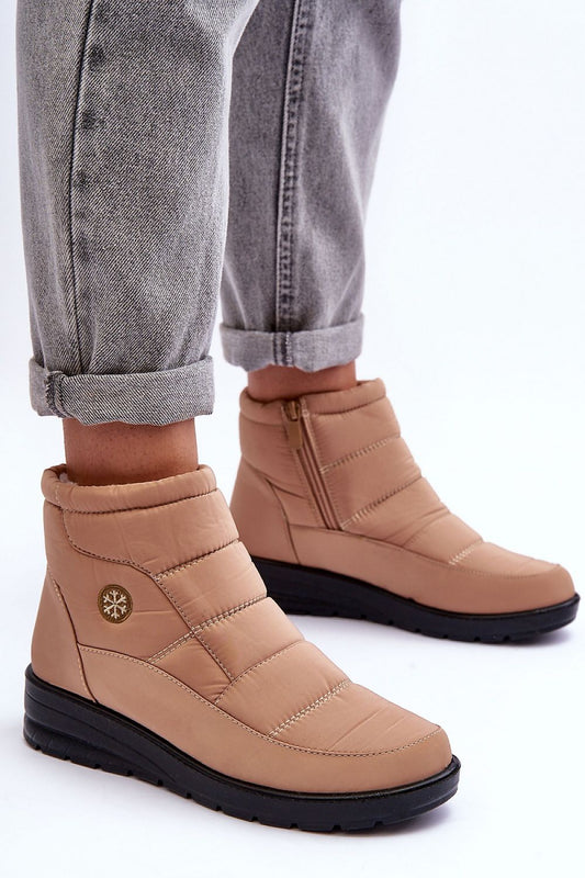 Elegant women's snow boots with fur lining and side zipper, crafted by Step in style for ultimate comfort and style in cold weather.