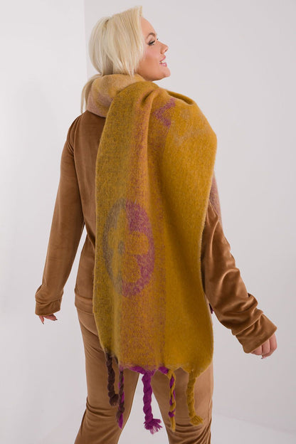 AT Long Elegant Scarf measuring 206 cm, featuring decorative stripes and tassels, a must-have accessory for a chic autumn-winter look.