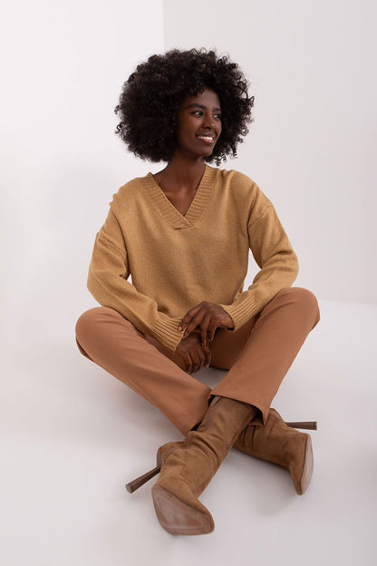 Badu classic jumper in high-quality acrylic blend, showcasing its fine texture and timeless design.