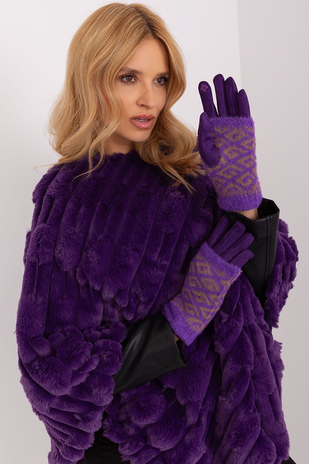 AT Luxury Women's Insulated Gloves with floral embroidery, perfect for keeping hands warm and allowing phone use.