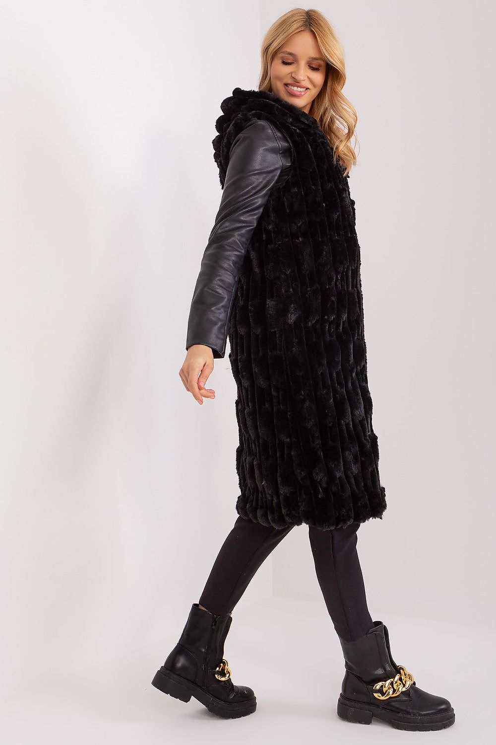 Luxurious women's fur vest with hood from AT, featuring elegant design and practical zipper closure, perfect for winter fashion.